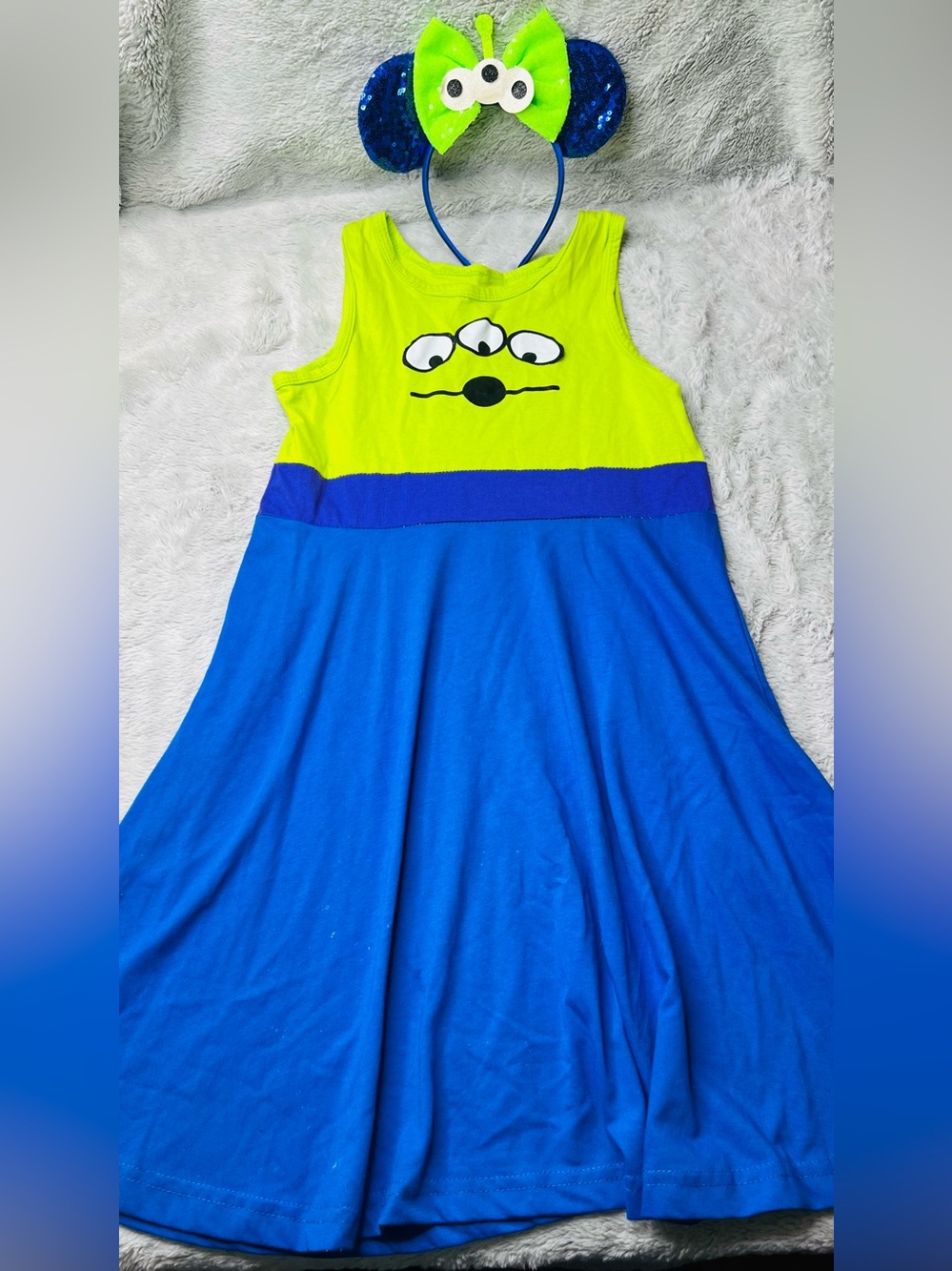 Dress alien inspired from toy story